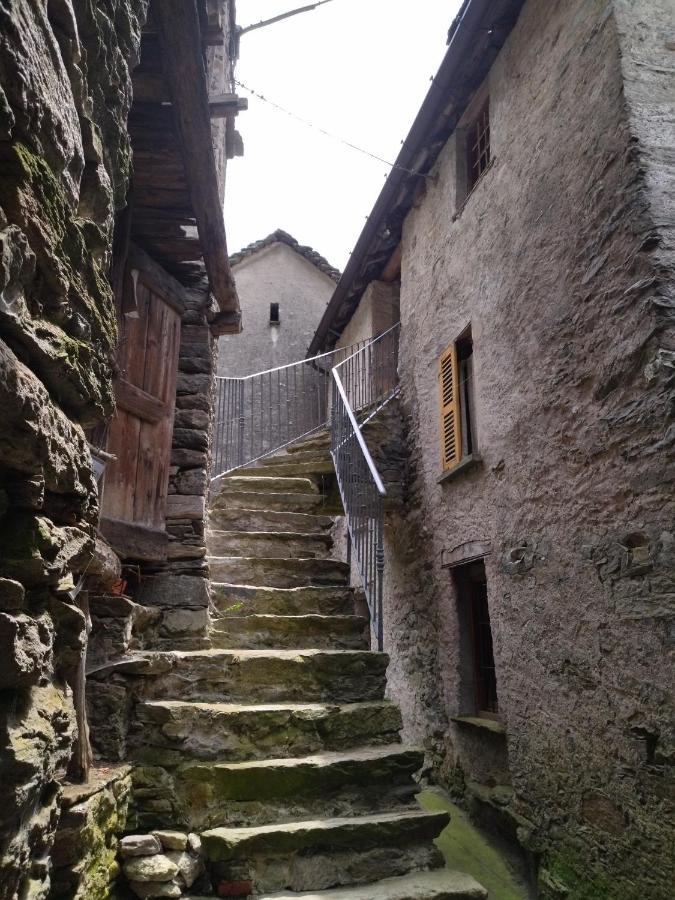 Il Fiume Di Fianco. Appartamento Alta Valsesia Mollia Exterior photo